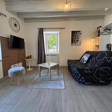 Escapade En Auvergne - Centre Historique - 3 Personnes アパート Olliergues