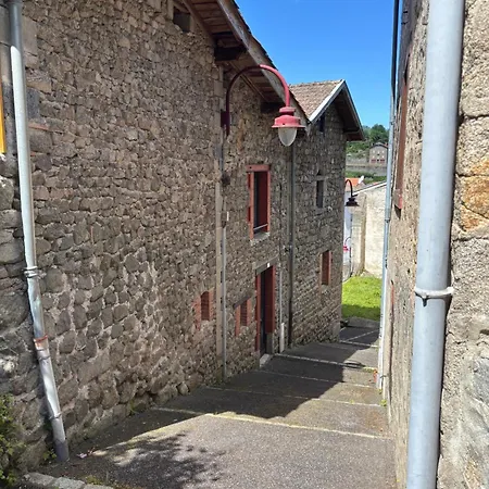 Escapade En Auvergne - Centre Historique - 3 Personnes * Olliergues